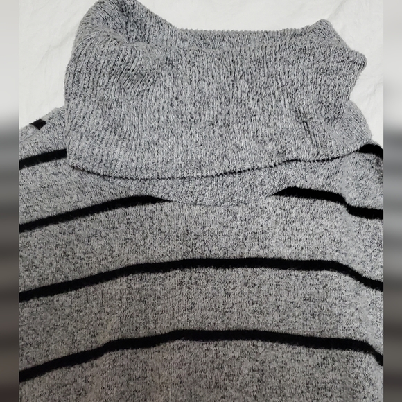 Blue Notes Grey stripped sweater - Picture 2 of 5